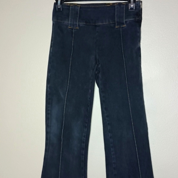 BDG Urban Outfitters Low Rise Flare Jeans - Picture 9 of 10